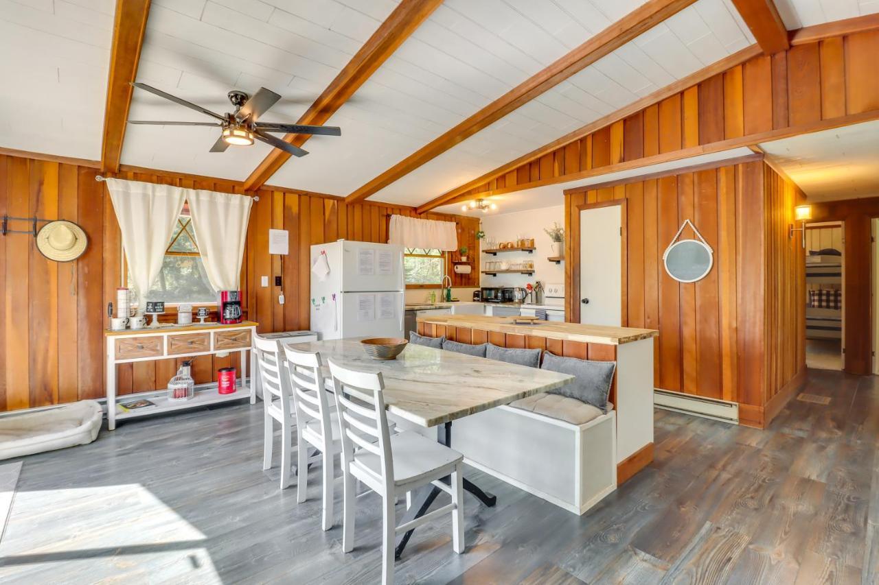 Lakefront Poconos Vacation Rental With Swim Dock! Long Pond ภายนอก รูปภาพ