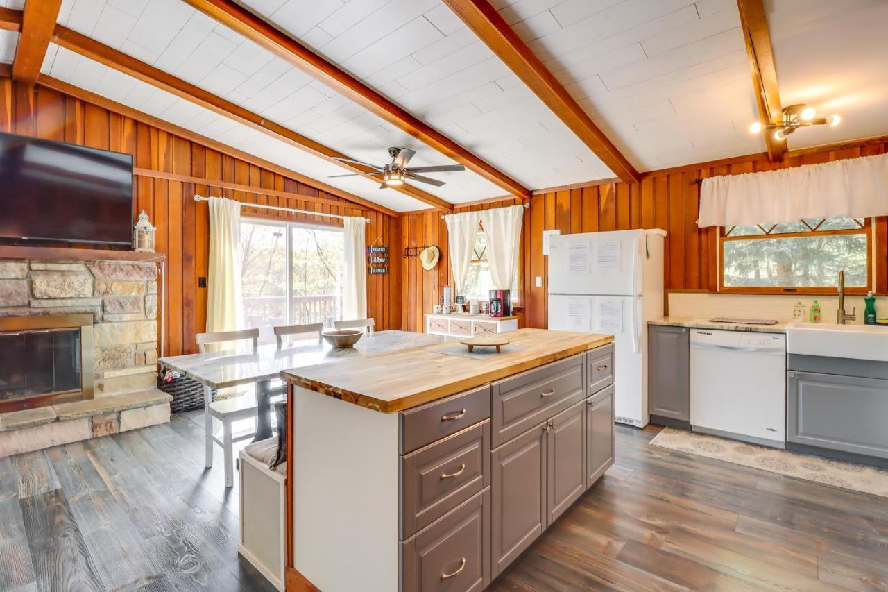 Lakefront Poconos Vacation Rental With Swim Dock! Long Pond ภายนอก รูปภาพ