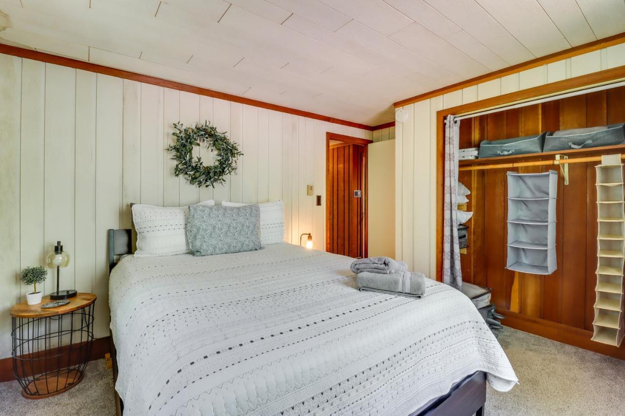 Lakefront Poconos Vacation Rental With Swim Dock! Long Pond ภายนอก รูปภาพ
