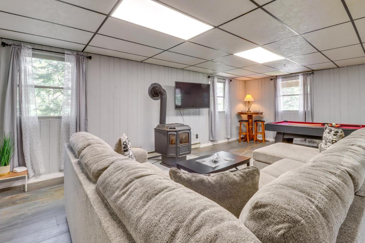 Lakefront Poconos Vacation Rental With Swim Dock! Long Pond ภายนอก รูปภาพ